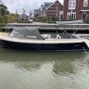 Alternative view of intender 820